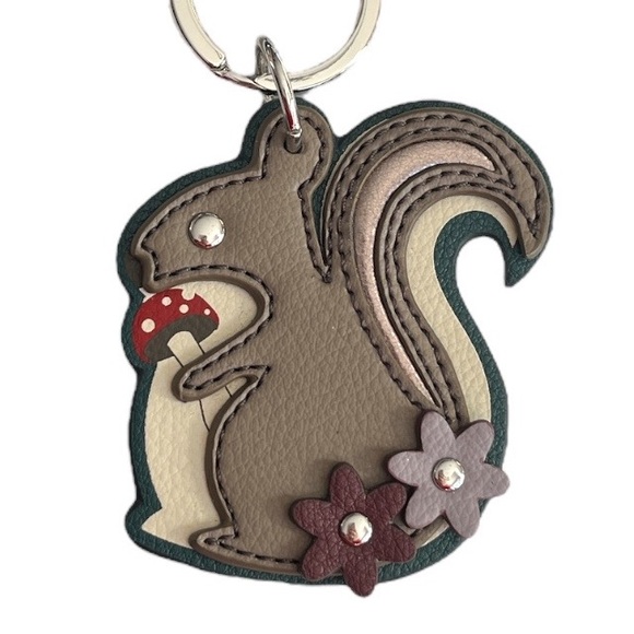 Fossil Squirrel Key Fob Brown Cream - Picture 3 of 5